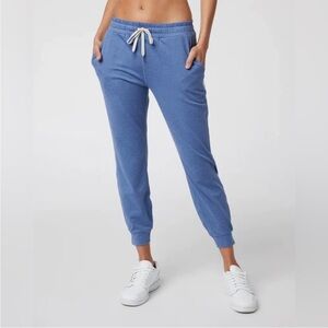 Vuori women’s Performance Joggers